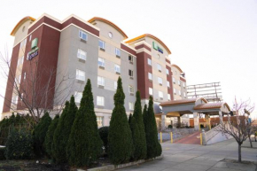 Отель Holiday Inn Express Maspeth, an IHG Hotel  Квинс